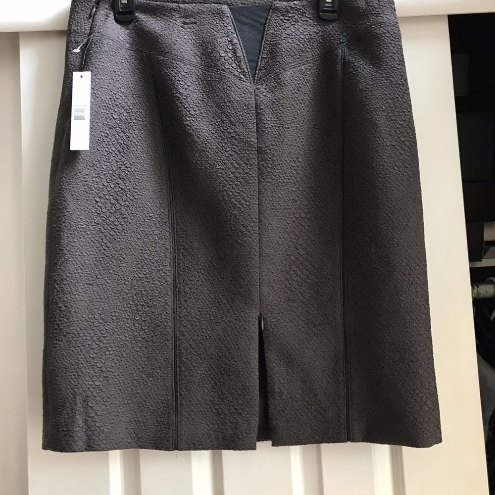 Olive green stretch pencil skirt. New.